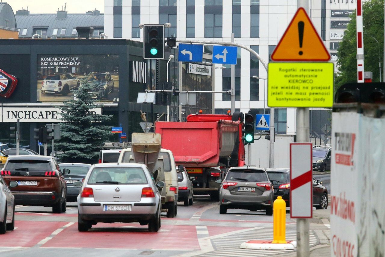 Wrocław: Awaria rogatek na ul. Zwycięskiej. Kierowcy utknęli w korkach