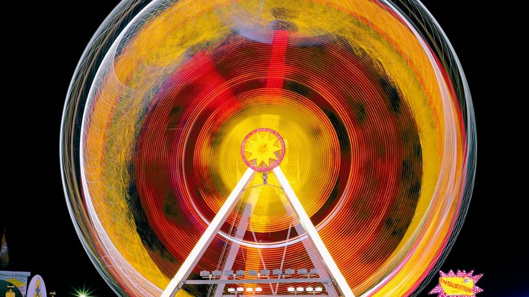 Długie ekspozycje w wesołym miasteczku na negatywie 1