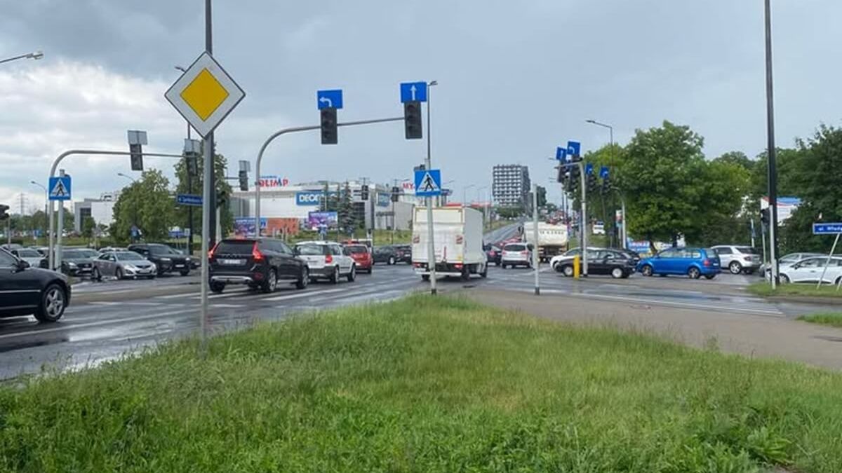 Awaria sygnalizacji na skrzyżowaniu Andersa - Spółdzielczości Pracy - Smorawińskiego