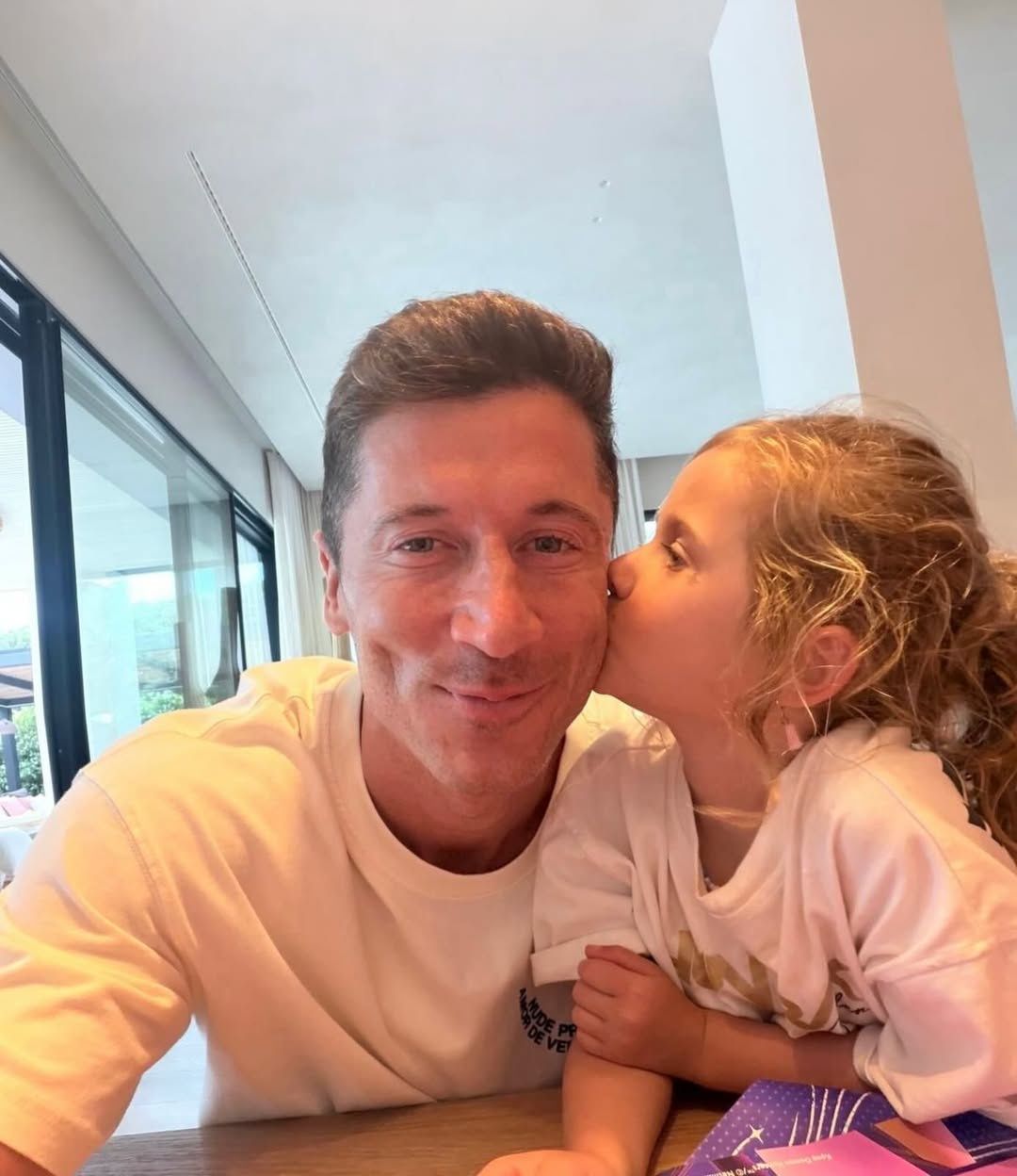 Robert Lewandowski z córką Laurą