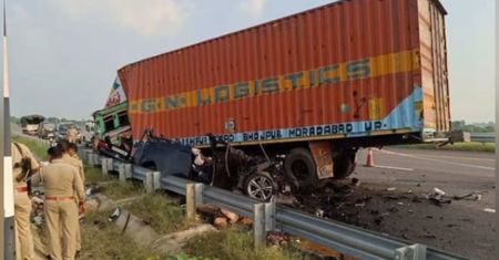 Szalona jazda po indyjskiej autostradzie. "Wszyscy zginiemy" okazało się prorocze