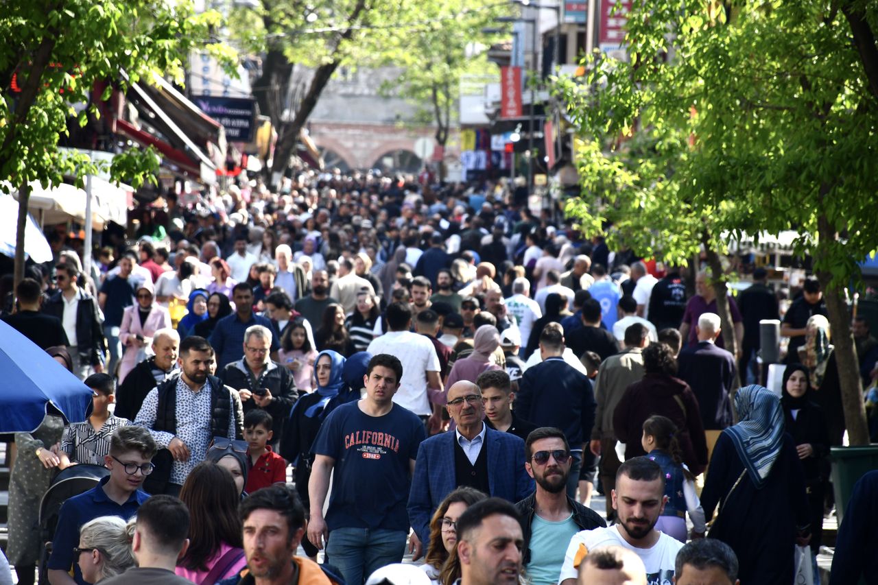 Millions of Turks have a problem making ends meet - the media report