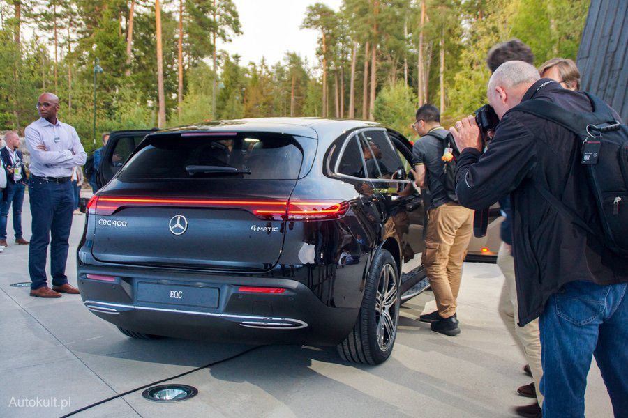 Mercedes GLC + tył Cayenne = EQ C 400