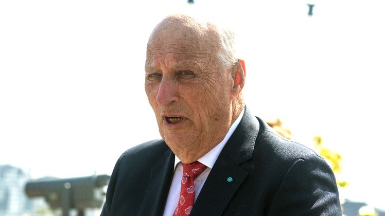 Król Norwegii poważnie zachorował