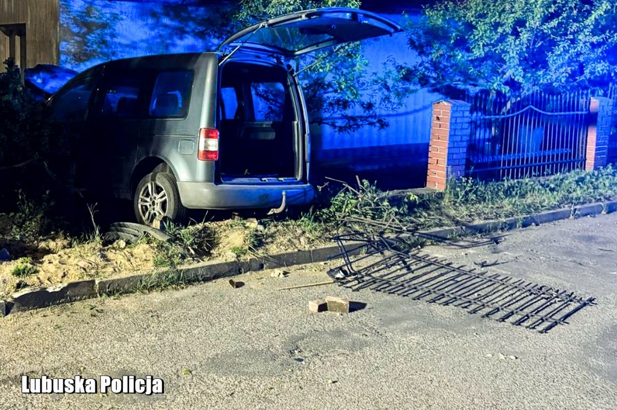 Dobiegniew: Pijany kierowca staranował ogrodzenie i uderzył w budynek mieszkalny