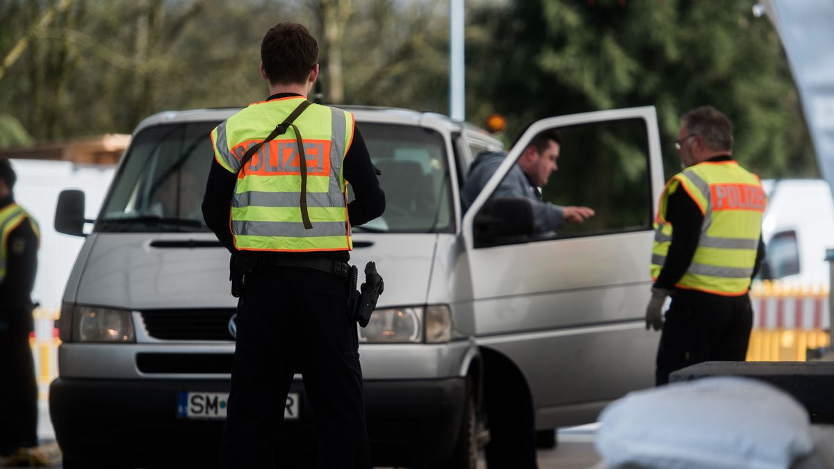 Kontrole na niemieckiej granicy — zdjęcie ilustracyjne