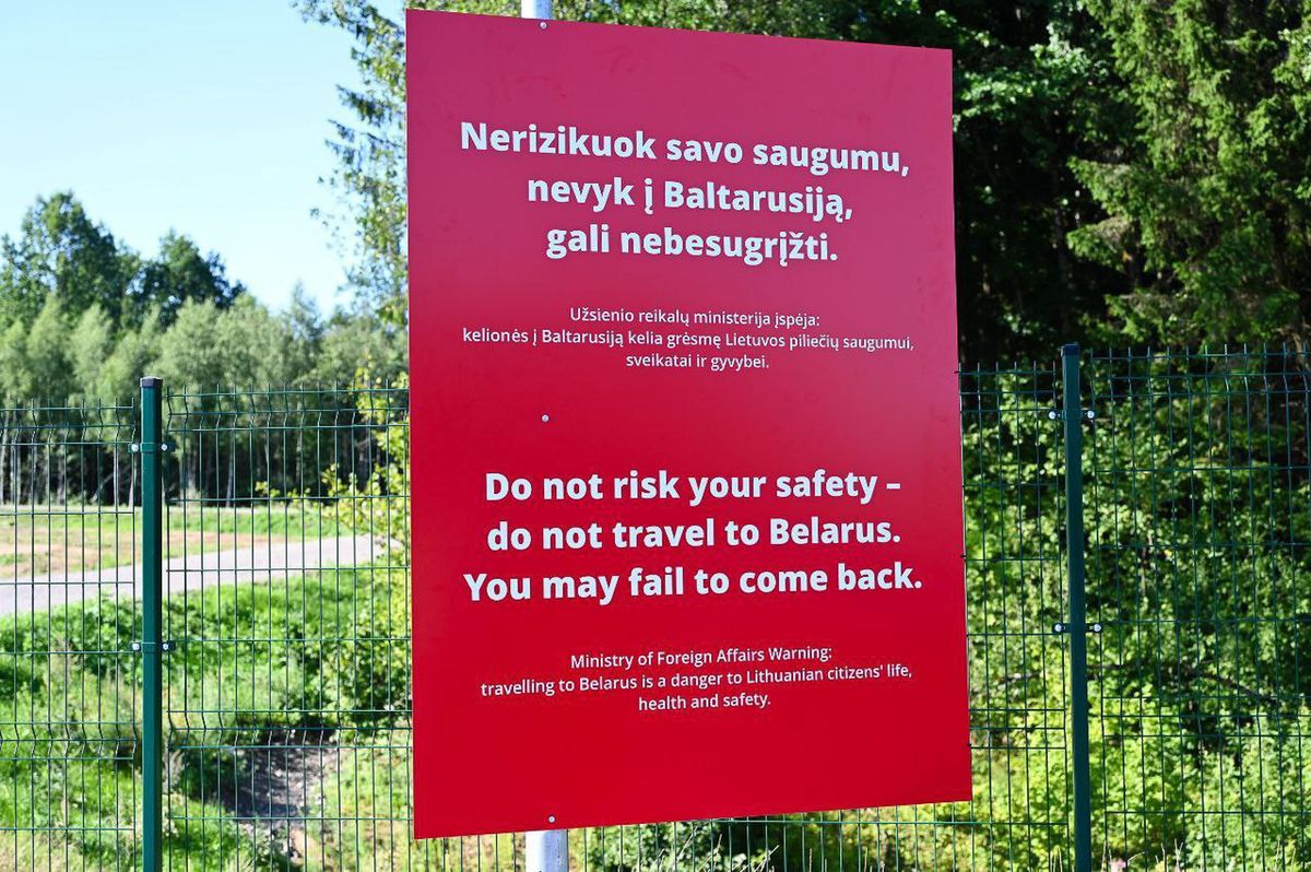 "Możesz nie wrócić". Alarmujące tablice na granicy Litwy