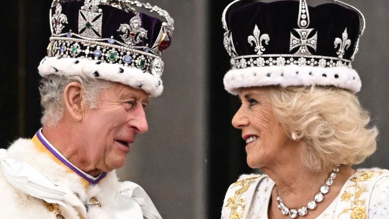 Ekspertka ujawnia, O CZYM król Karol III i królowa Camilla rozmawiali podczas uroczystości koronacyjnych. Co wyczytano z ruchu ich warg?
