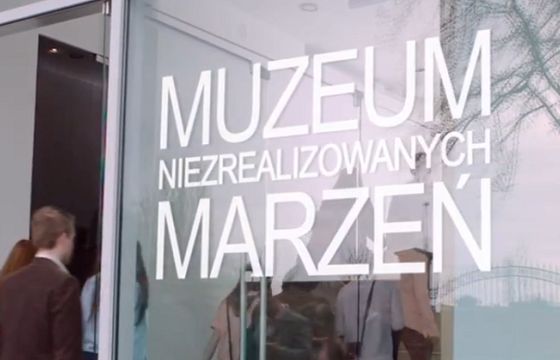 Bank Pekao znów reklamuje pożyczkę w muzeum niezrealizowanych marzeń (wideo)