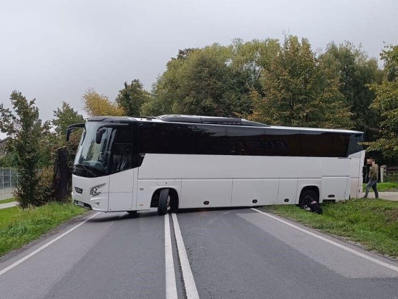 Zator: Nieudany manewr zawracania. DK44 była zablokowana