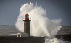 Sztorm i śnieżyce w Portugalii. Wiele interwencji