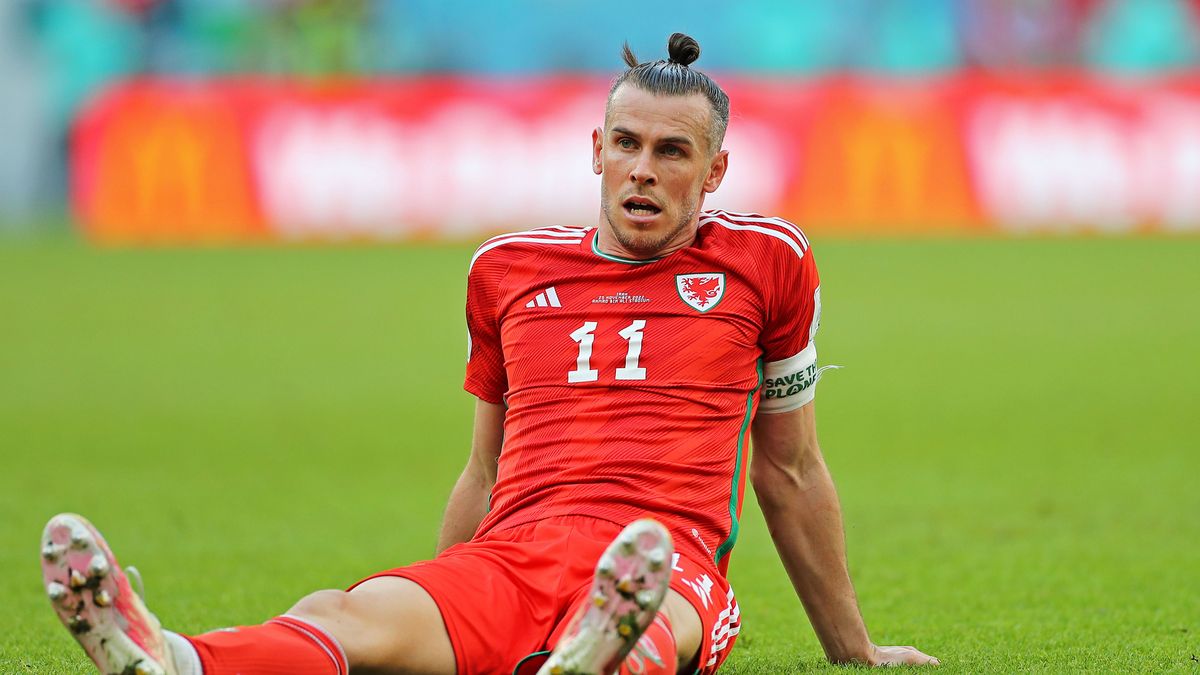 DOHA, QATAR - NOVEMBER 25: Gareth Bale of Wales was crushed after been defeated Iran during the FIFA World Cup Qatar 2022 Group B match between Wales and IR Iran at Ahmad Bin Ali Stadium on November 25, 2022 in Doha, Qatar. (Photo by Heuler Andrey/Eurasia Sport Images/Getty Images)