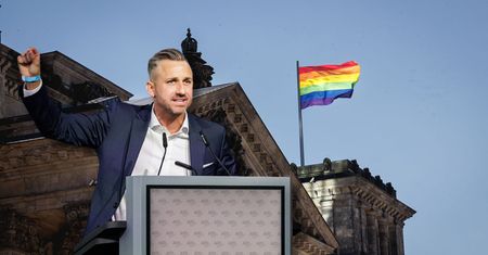 AfD zaprezentowała program na 100 dni. Uderzenie w osoby LGBT+