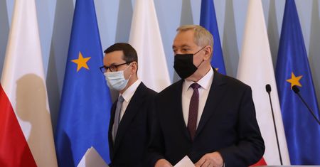 Holding spożywczy. Wraca pomysł rządu. Kowalczyk: trwa wycena spółek