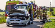 Hureczko: Czołowe zderzenie osobówki z motocyklem. 38-latek w szpitalu