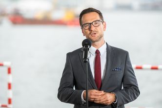 Trzecia fala za progiem. Wiceminister Buda: wierzę w mądrość przedsiębiorców