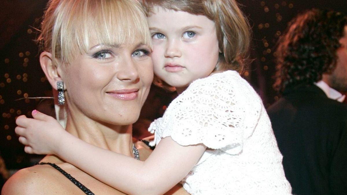 Anna Samusionek z córką w 2007 roku