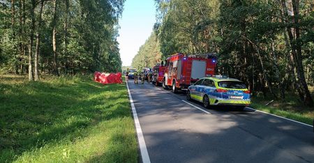 Zderzenie czołowe na DW 188. Droga między Żeleźnicą a Krajenką całkowicie zablokowana