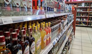 Koniec z tanim alkoholem w sklepach? Rząd rozważa zmiany