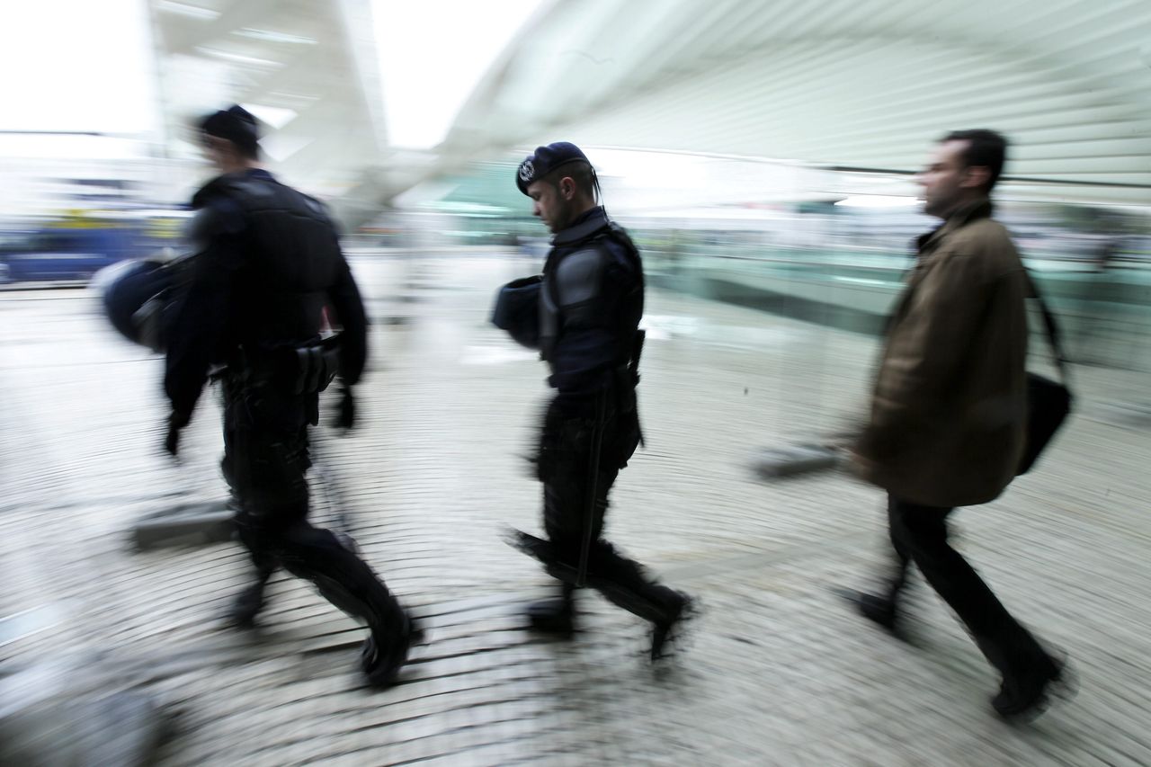 Szok w Portugalii. Policjanci gwałcili i torturowali zatrzymanych