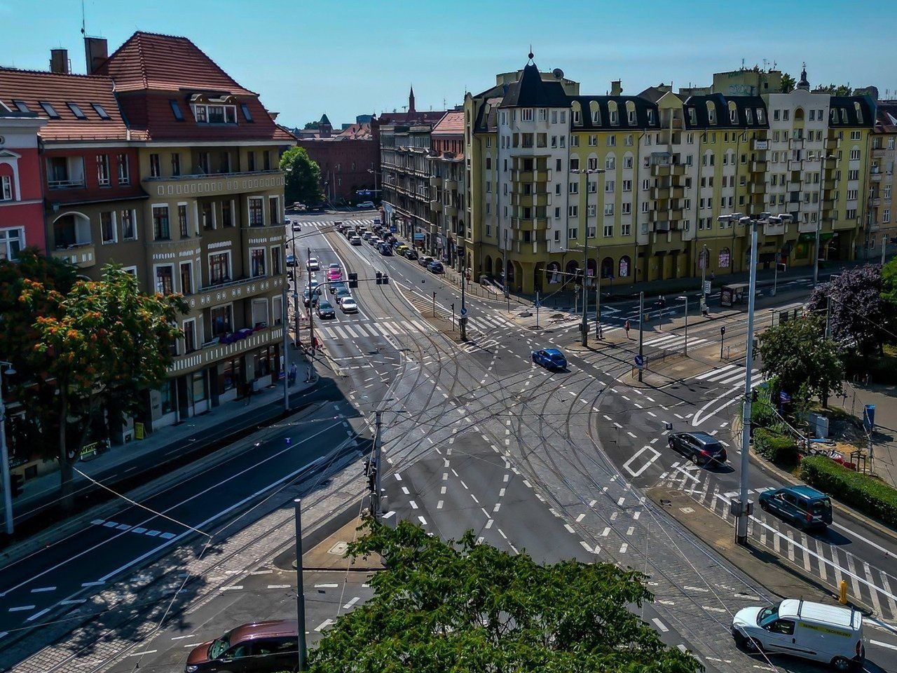 Na skrzyżowaniu ul. Pomorskiej i Dubois trzeba wymienić rozjazdy tramwajowe.