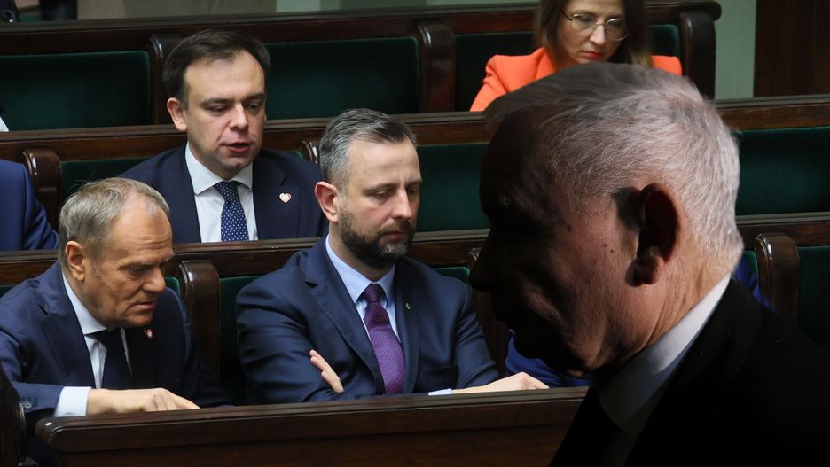 Prawica pozostaje w cieniu działań rządu ws. bezpieczeństwa