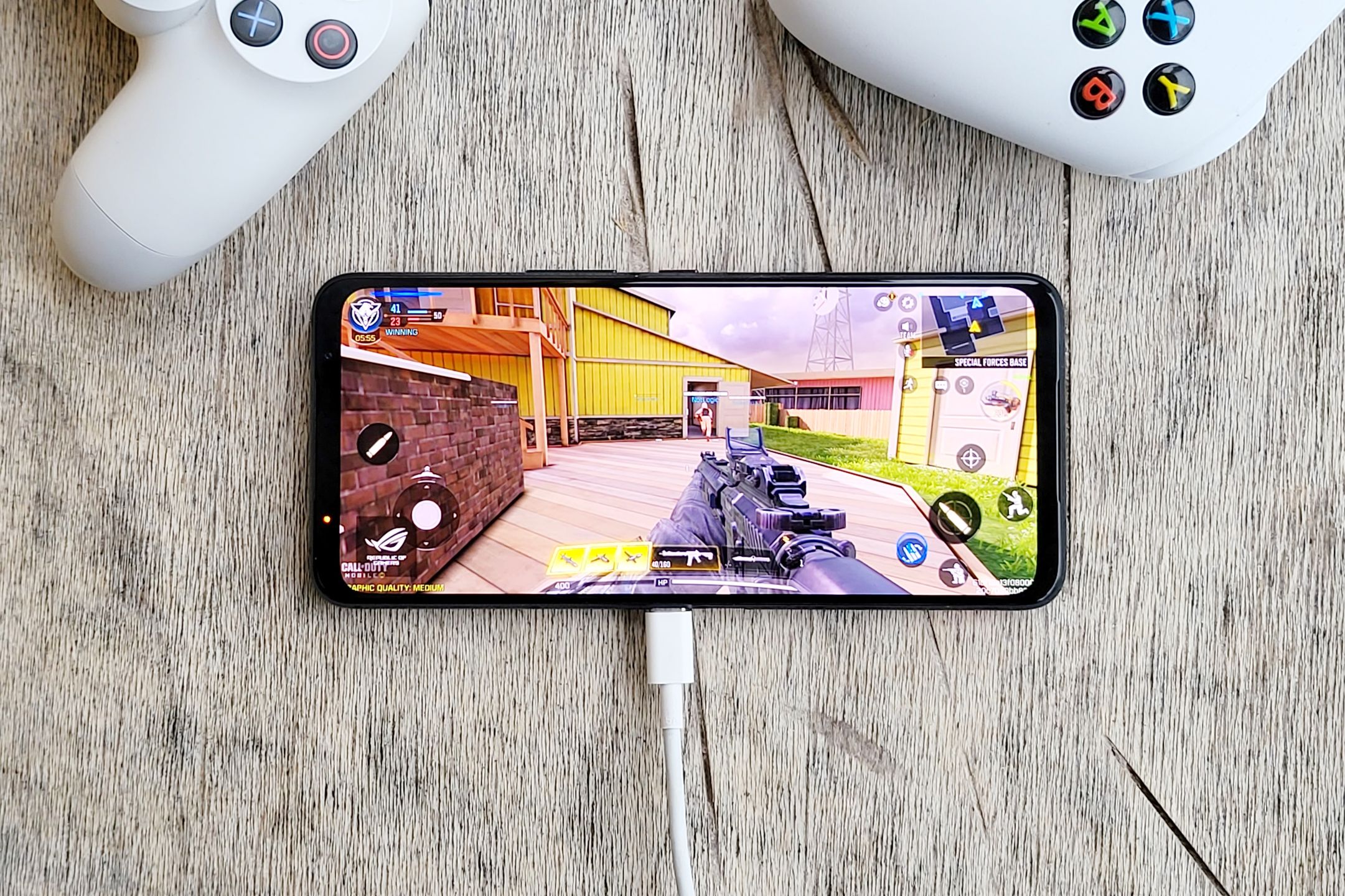 ASUS ROG Phone 5s Pro to potwór. Smartfony dla graczy wciąż mają sens 7