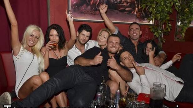 Kto ogląda kretynów, ten sam jest kretynem 1