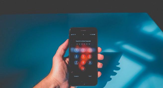 Rząd ma przepisy przeciw cyberoszustwom: nowe obowiązki dla telekomów i platform e-mailowych