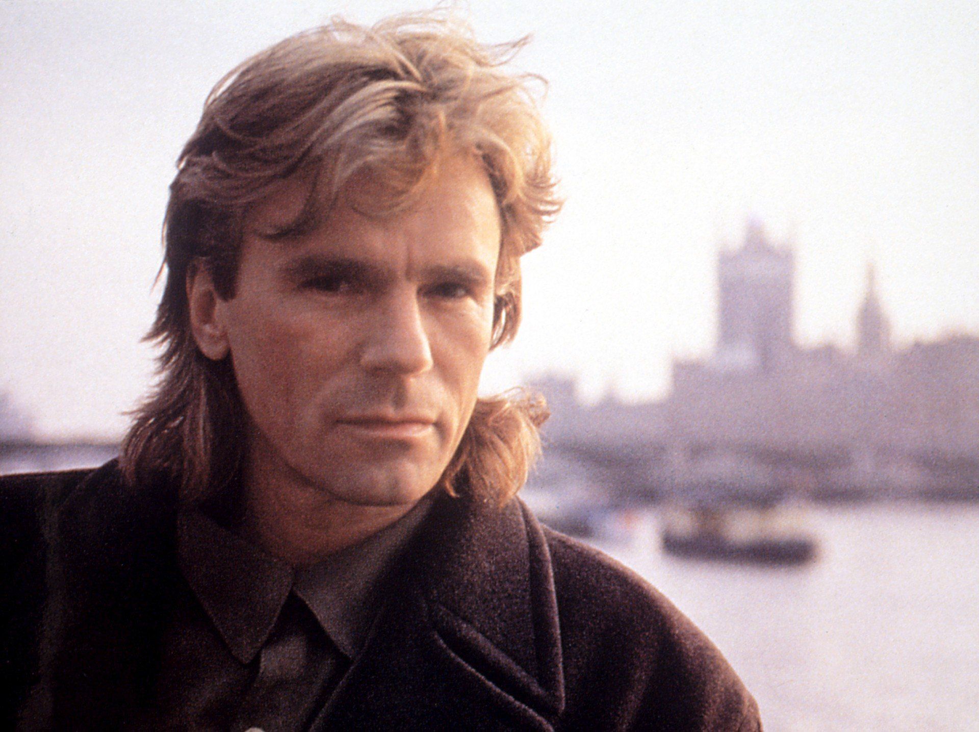 MacGyver
serial sensacyjny, USA 1987
re¿. Alan Smithee
scena z: Richard Dean Anderson
fot. AKPA