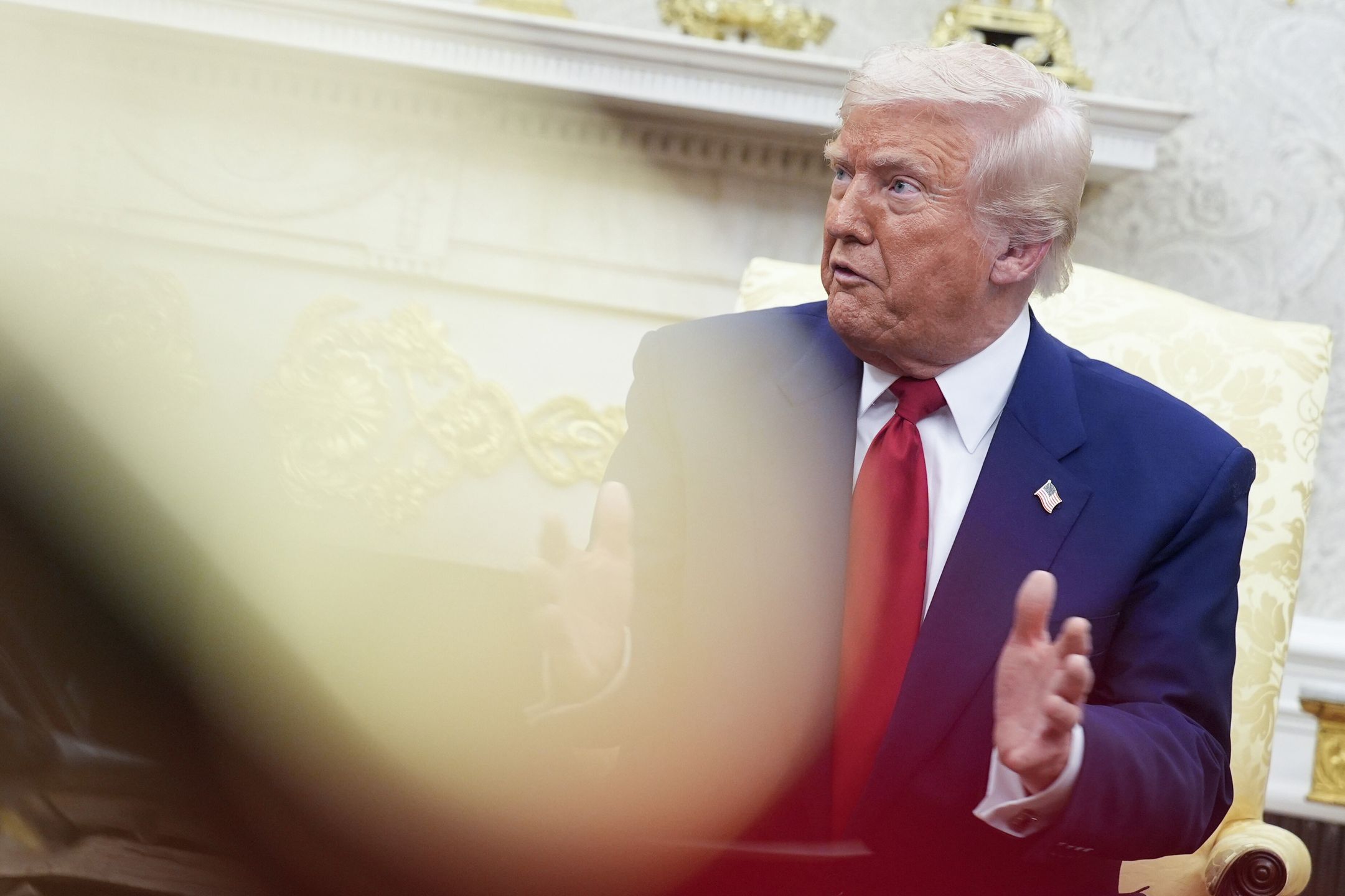 US President Donald Trump meets with Prime Minister Benjamin Netanyahu (not pictured) of Israel in the Oval Office of the White House in Washington, DC, USA, 07 April 2025. EPA/YURI GRIPAS / POOL Dostawca: PAP/EPA.