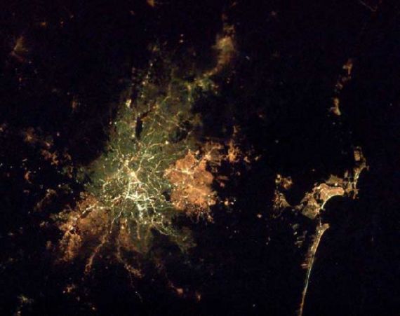 20 miast widzianych nocą z kosmosu 18