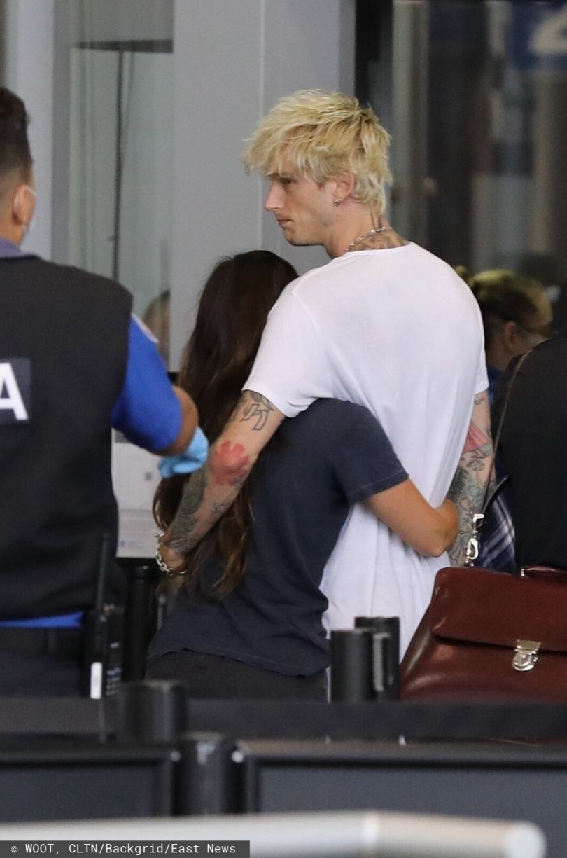 Megan Fox i Machine Gun Kelly przyłapani na lotnisku w Los Angeles
