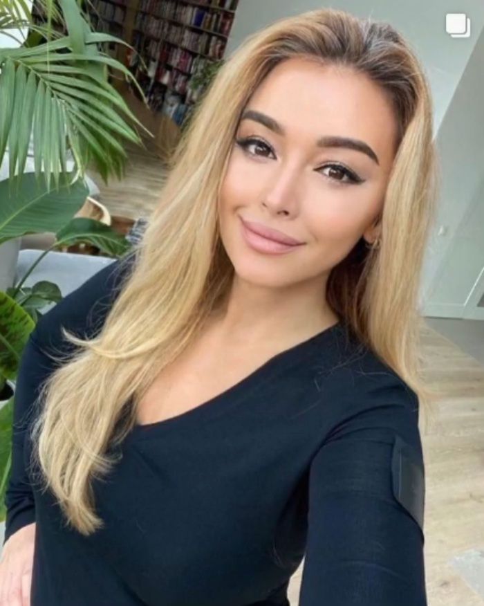 Martyna Wojciechowska pokazuje twarz poprawioną filtrami z instagrama