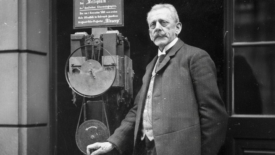 Max Skladanowsky (zmodyfikowane). Bundesarchiv, CC BY-SA 3.0.