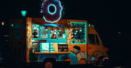 Wrocław. Przybędzie miejsc pod food trucki. Ogłoszono przetarg