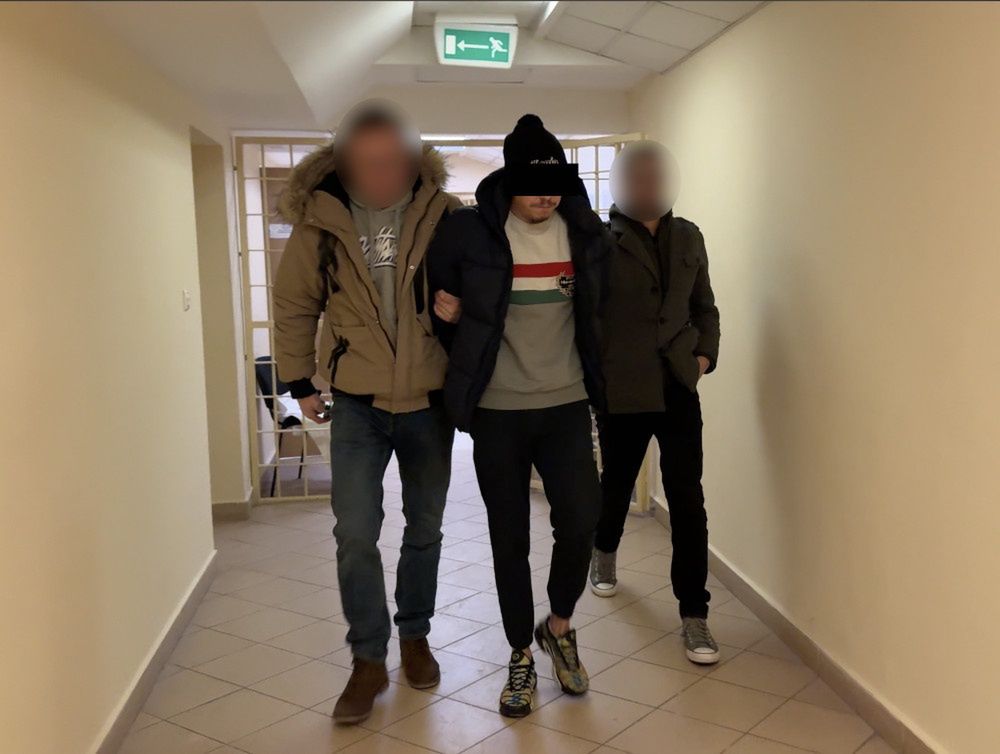 Z garażu do dilerów. 30-latek prowadził hurtownię narkotyków