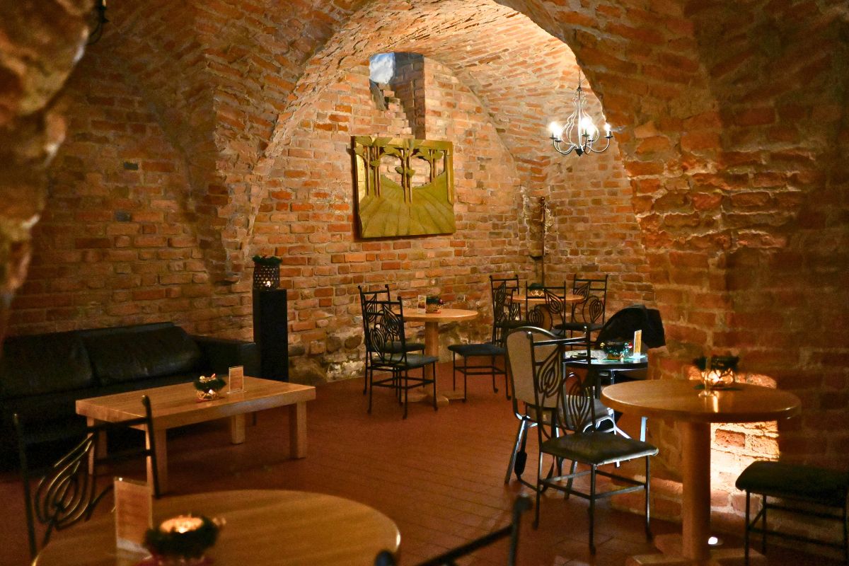 Wnętrze Herbaciarni u Oblatów