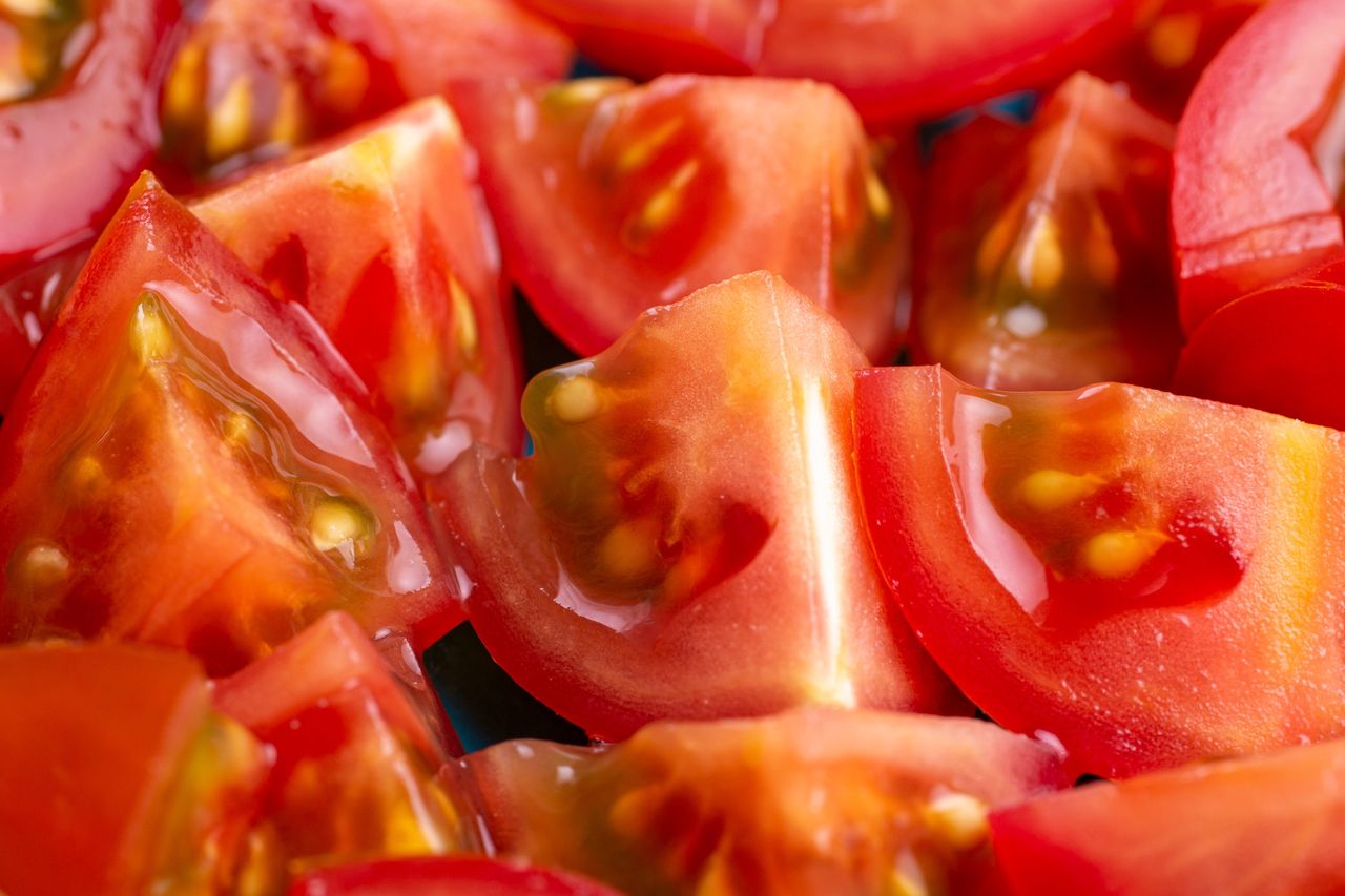Nie każdy może jeść pomidory. Zauważyłeś objawy? Lepiej nie ryzykuj i omijaj