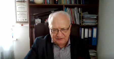 Przedszkola i żłobki otwarte. A kiedy powrót do szkół? Prof. Simon nie pocieszył