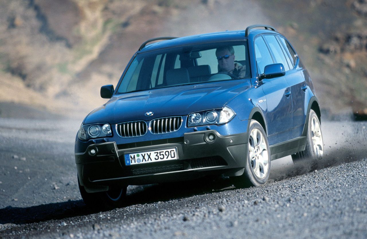 BMW X3 daje dużo frajdy z jazdy, zwłaszcza gdy pod maską pracuje silnik 6-cylindrowy