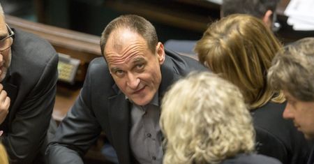 Kukiz przeprasza Grabarczyk: "Zakładałem, że jej tolerancja nie zna granic rasowych"