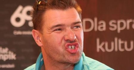 Fani proszą Karolaka: "Niech Pan zostawi szparę!"