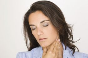 Skuteczne domowe sposoby na ból gardła