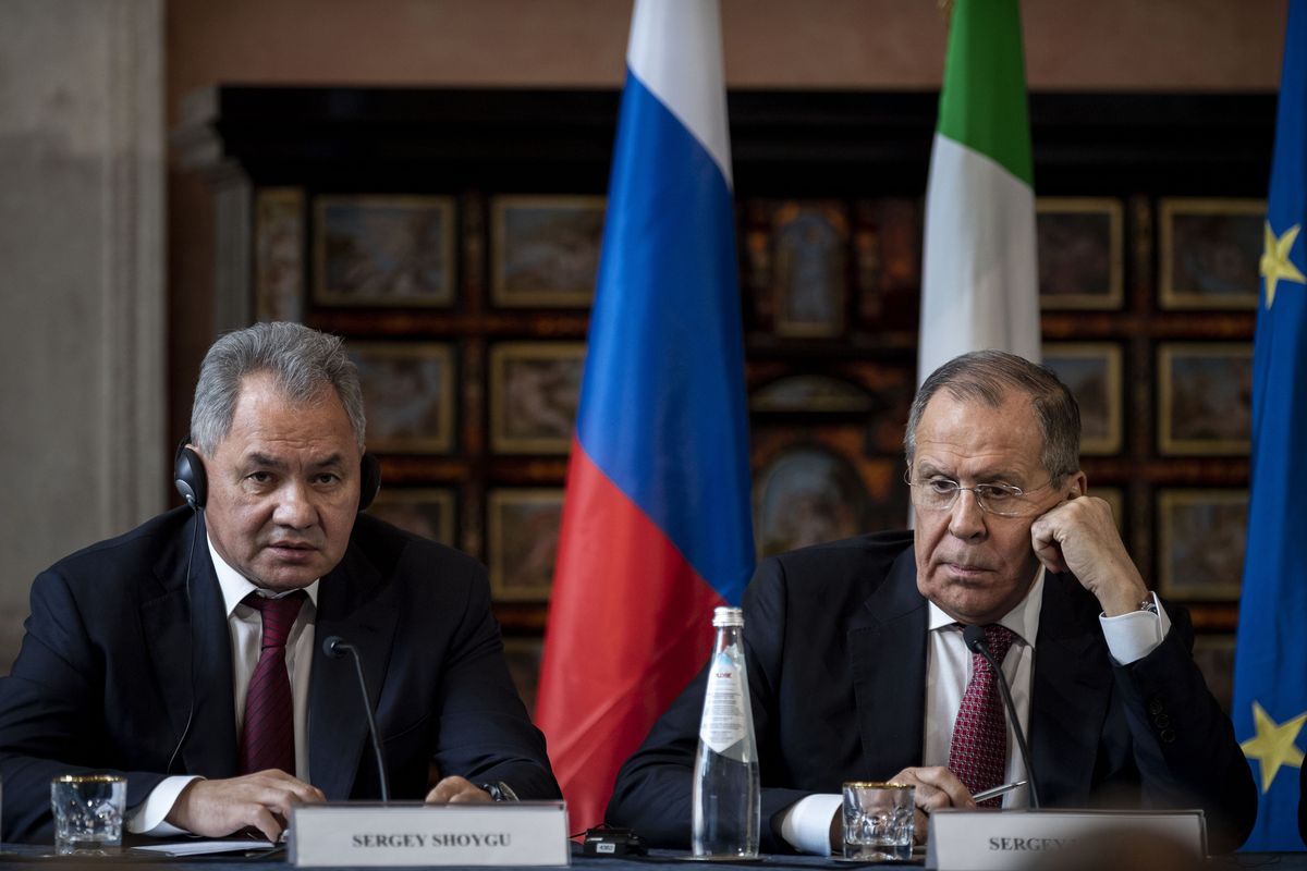 Rosyjscy ministrowie Siergiej Szojgu i Siergiej Ławrow