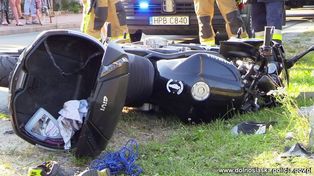Poważny wypadek pod Gliwicami: Motocyklista wymusił pierwszeństwo