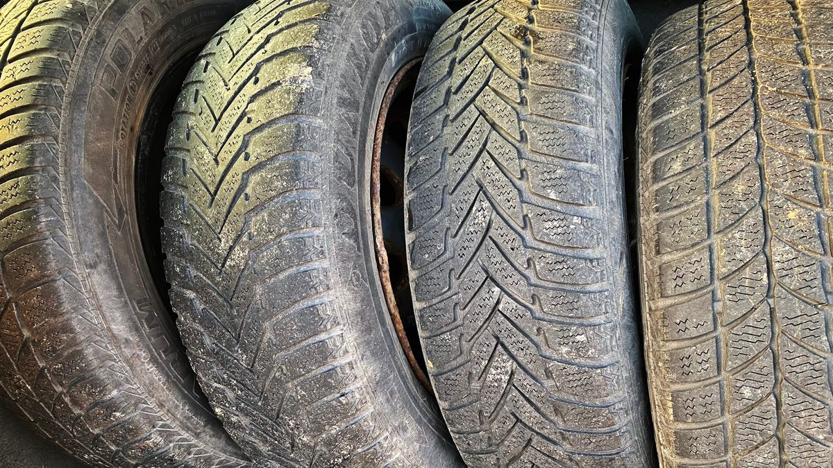 Drugi komplet opon to argument, jakim posługują się sprzedający. Wiedzą, że mało kto będzie to sprawdzał, tylko uwierzy na słowo