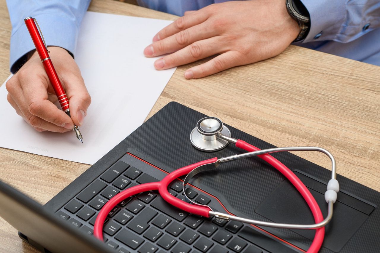 Alarmujące dane ZUS. Coraz więcej zwolnień L4 z kodem "C"