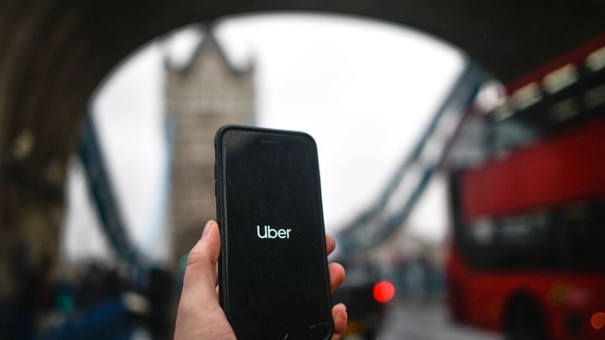 Uber chce jeszcze bardziej dbać o bezpieczeństwo pasażerów, fot. Getty Images