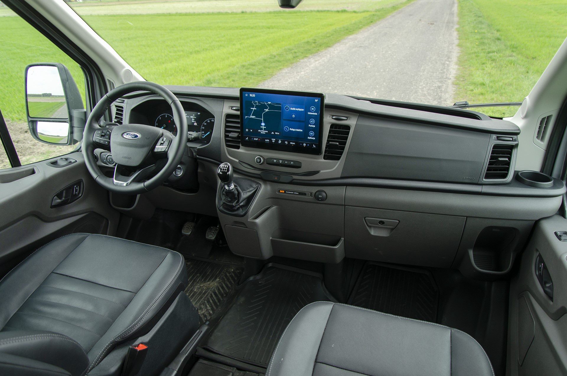 Ford Transit Trail (2023)